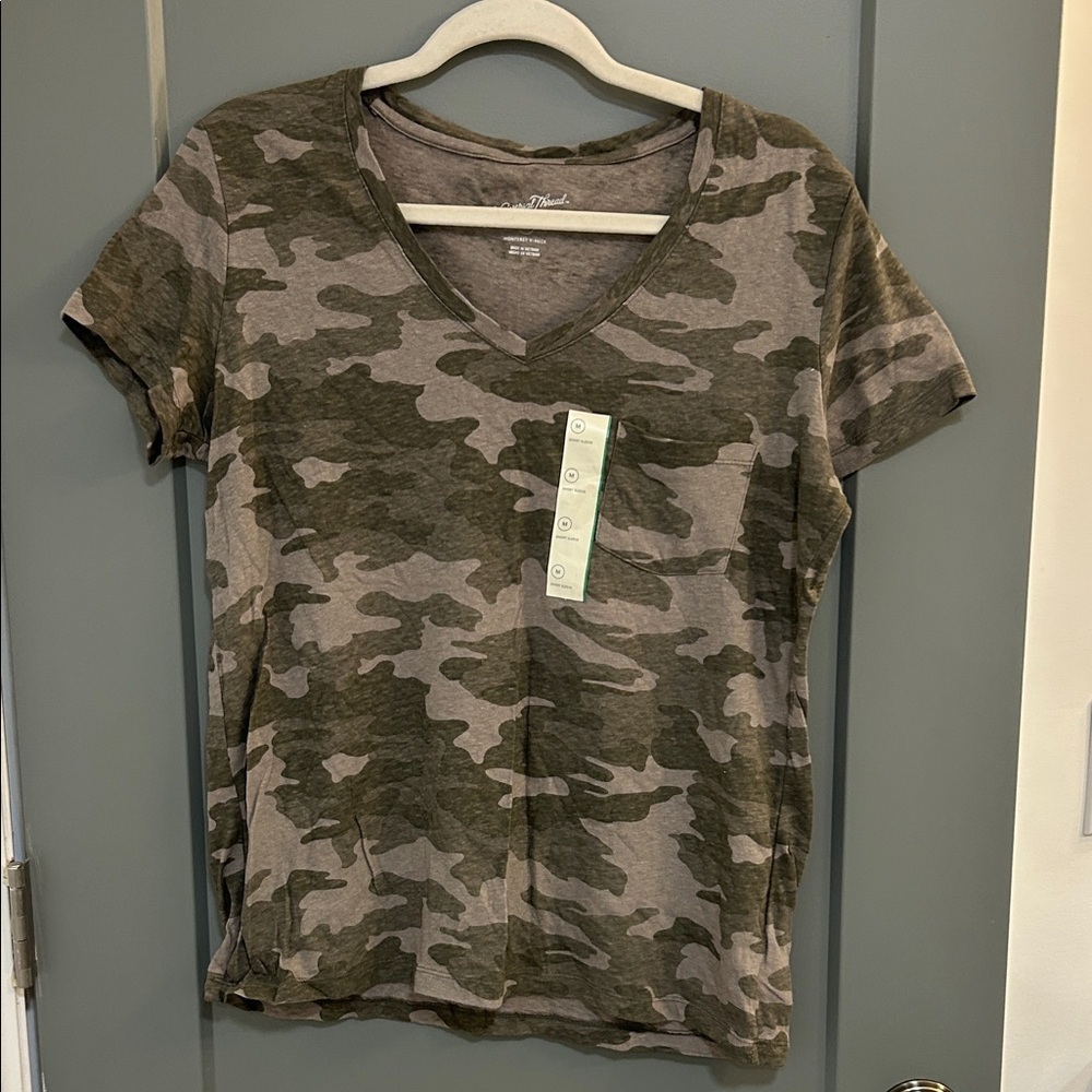 Universal Thread Olive Camo V-Neck Tee